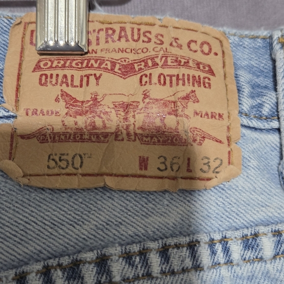 Vintage Levis 550 Mens Denim Jeans Relaxed Fit Size 36x32 Light Wash Blue - Picture 9 of 11